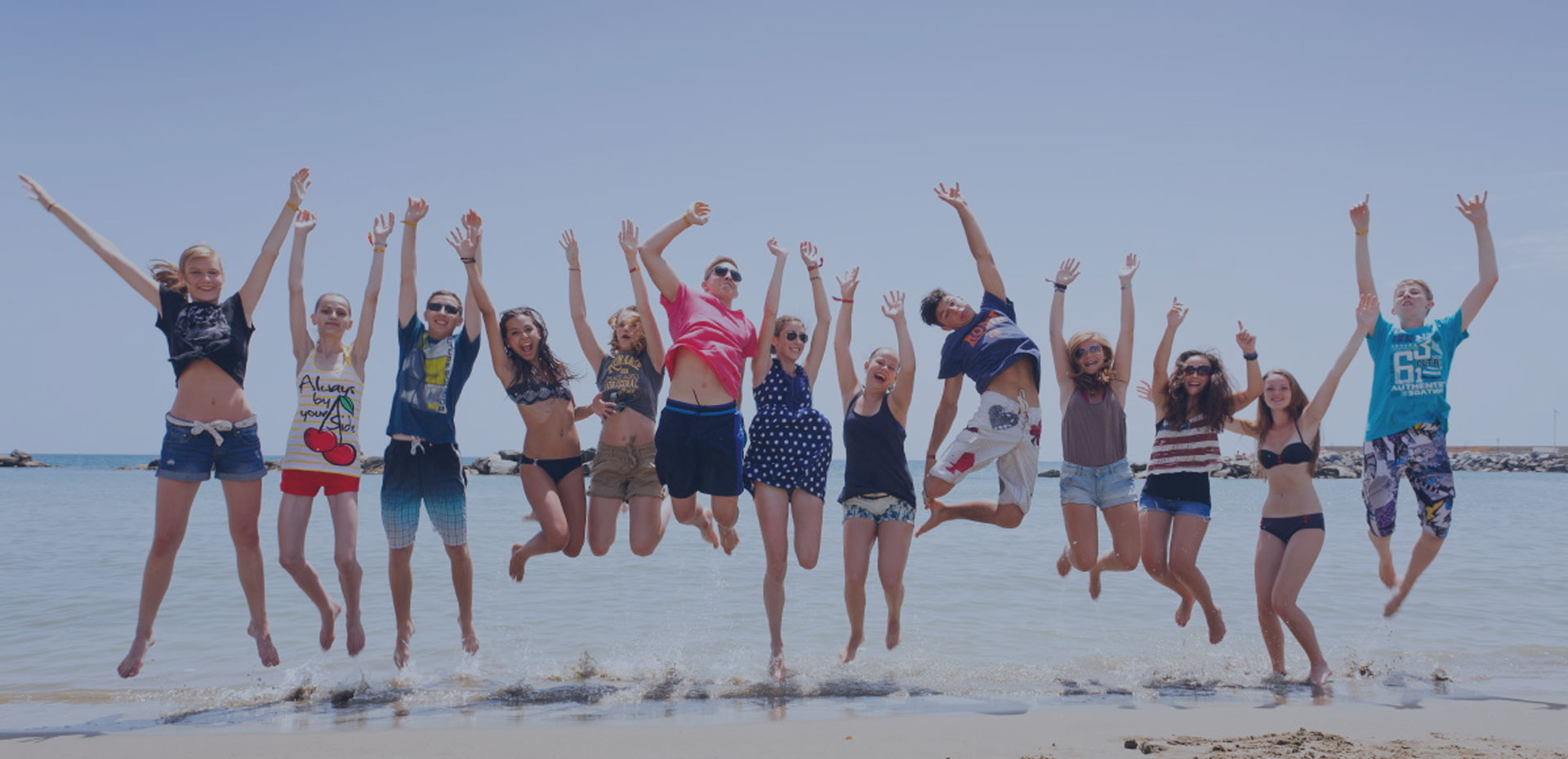 Jugendliche am Strand